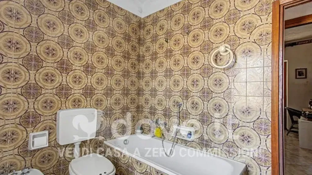 Salles de bain - Apartment with Balcony in Luino's Historic Centre