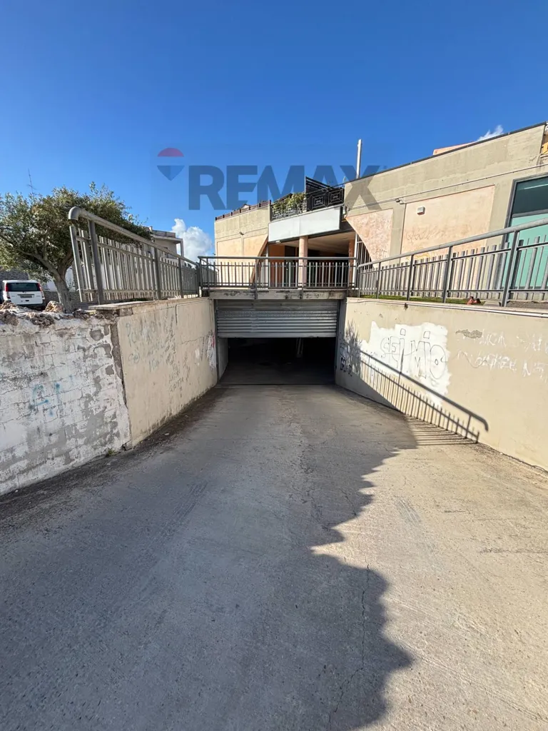 Garage - Warehouse in Exedra Centre, Nuova Florida