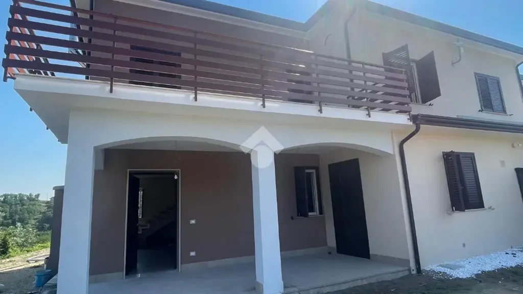Esterno - Casa indipendente con terrazzo panoramico a San Nicola Manfredi