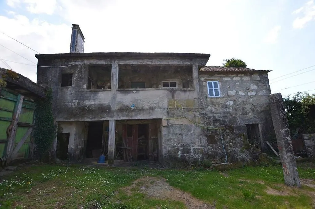 Välivaade - Stone Cottage for Renovation in Gondomar