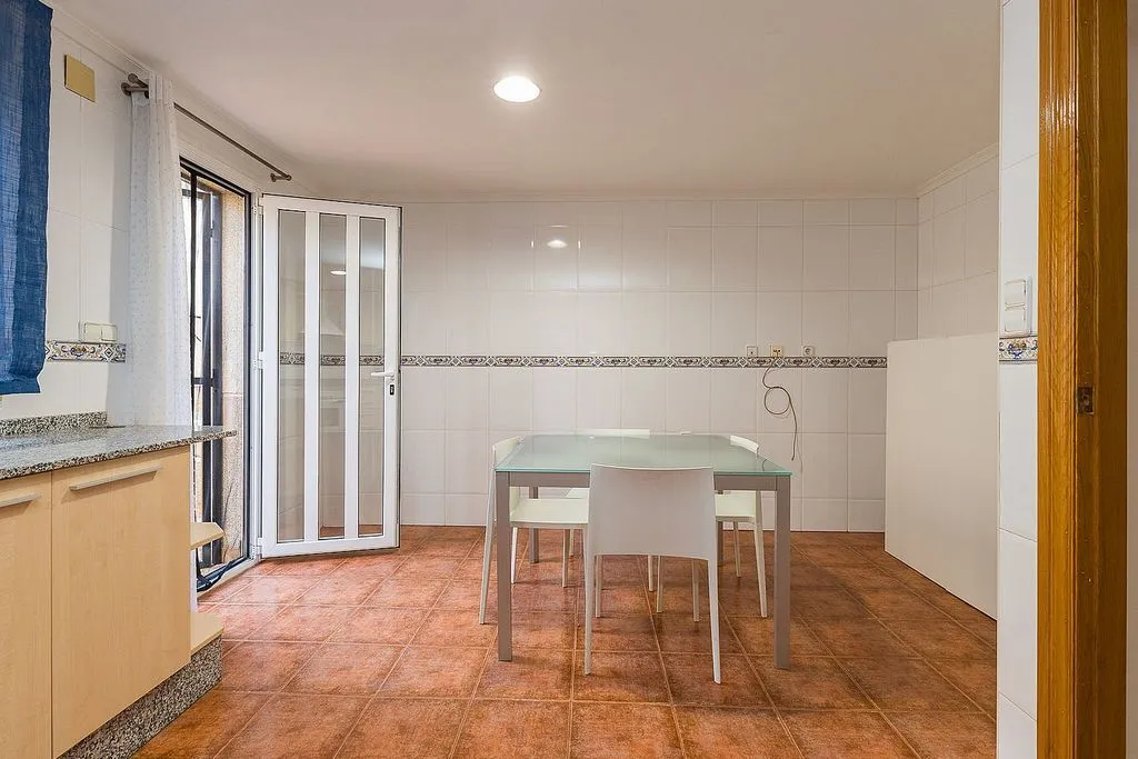 Salle à manger - Terraced Semi-Detached House in Picanya