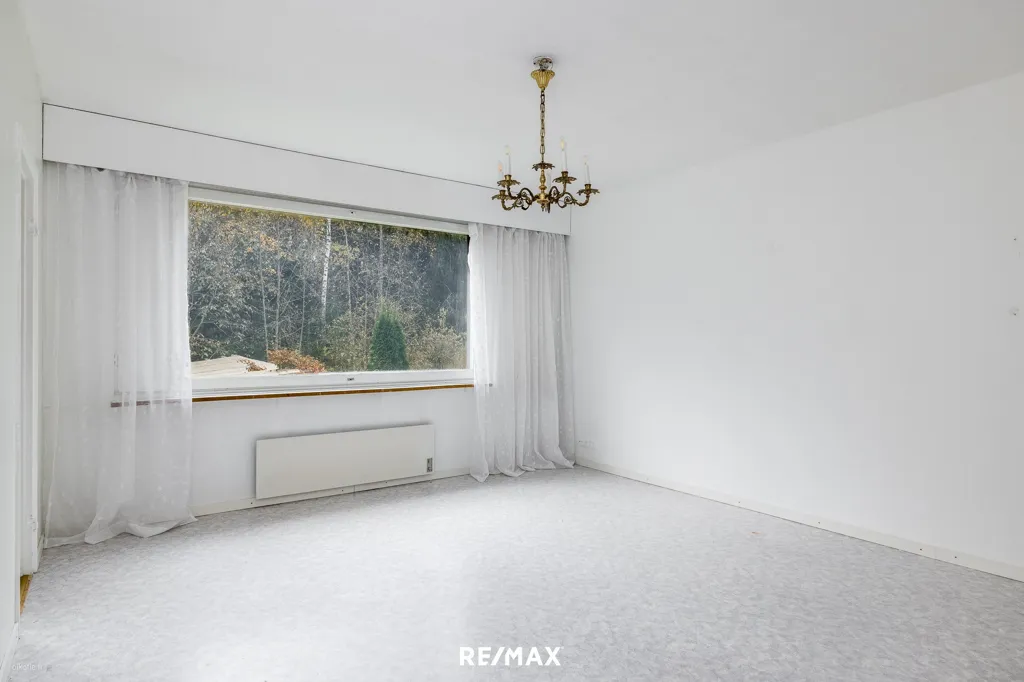 Pièces - Bright Two-Bedroom Flat with Garden View in Kirkkonummi