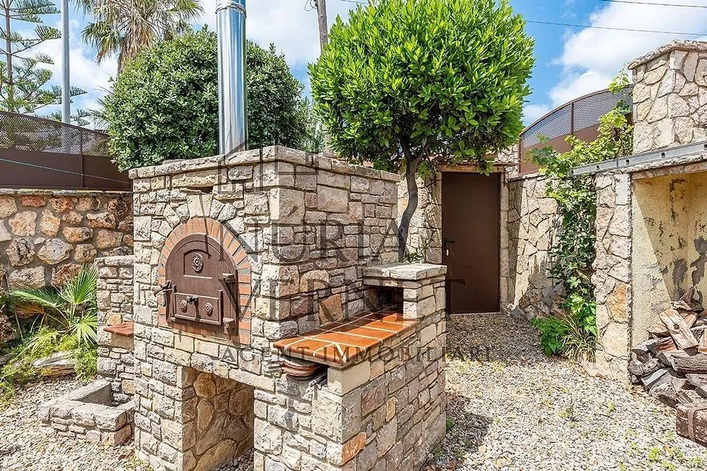 Aed - Chalet with Pool and Terrace in Botarell