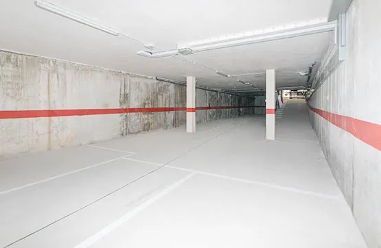 Garage - Parking Space in Central Breda