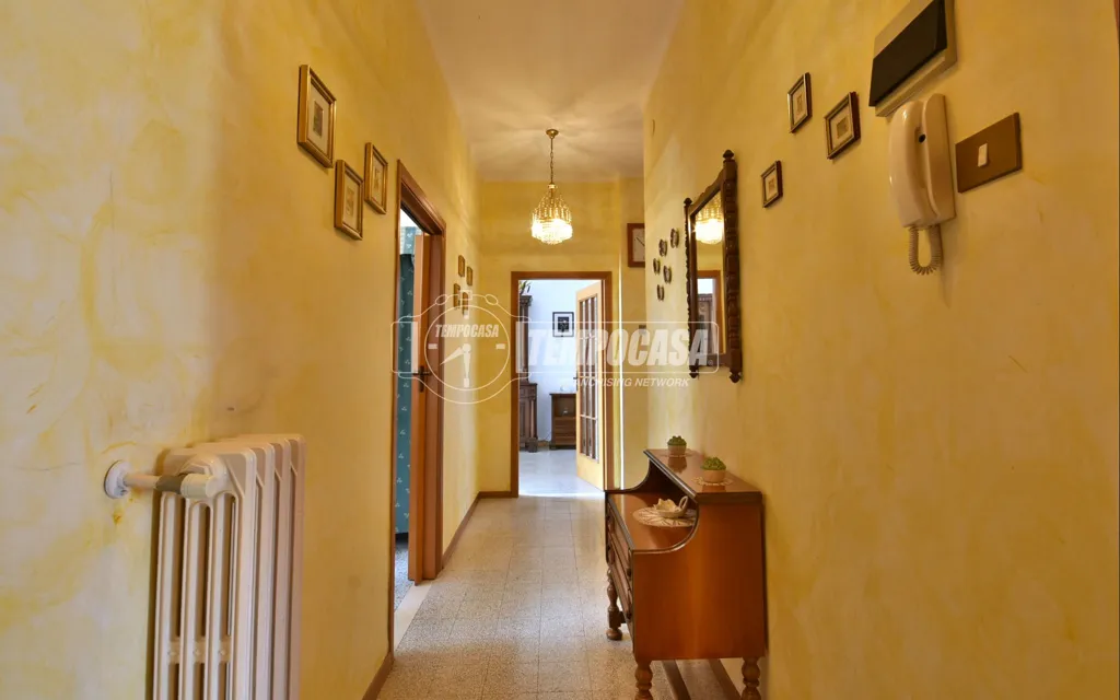 Hallway - Spacious Flat with Mountain View in Osimo