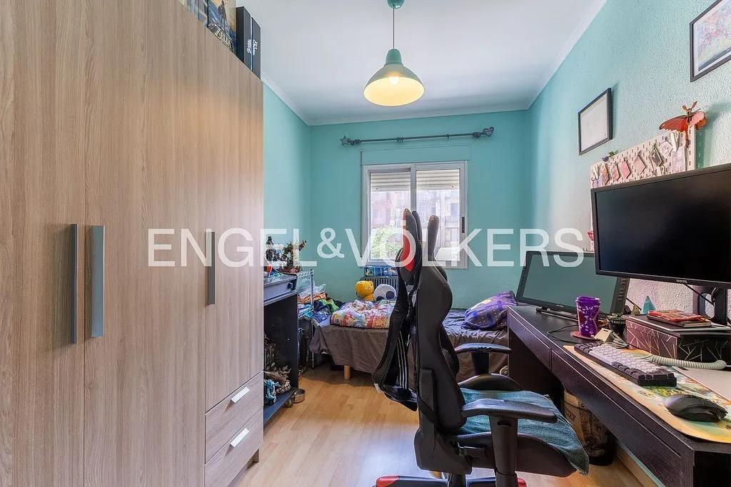 Kabinet - T2 Flat with Balcony in Valencia