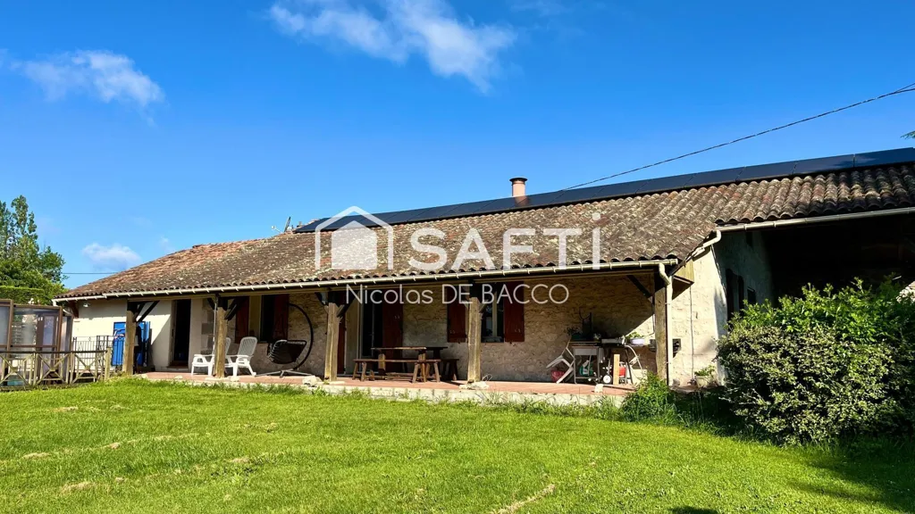 Välivaade - Rustic Stone House with Pool in Damazan