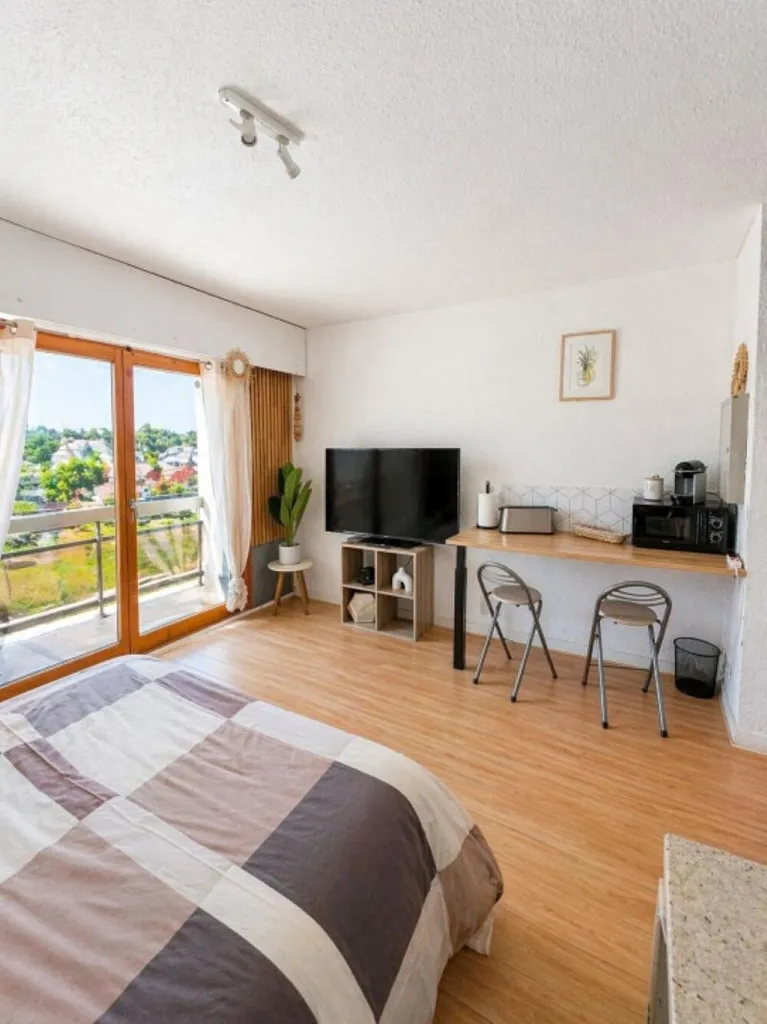 Chambres - Studio avec Vue Montagne à Canet-en-Roussillon