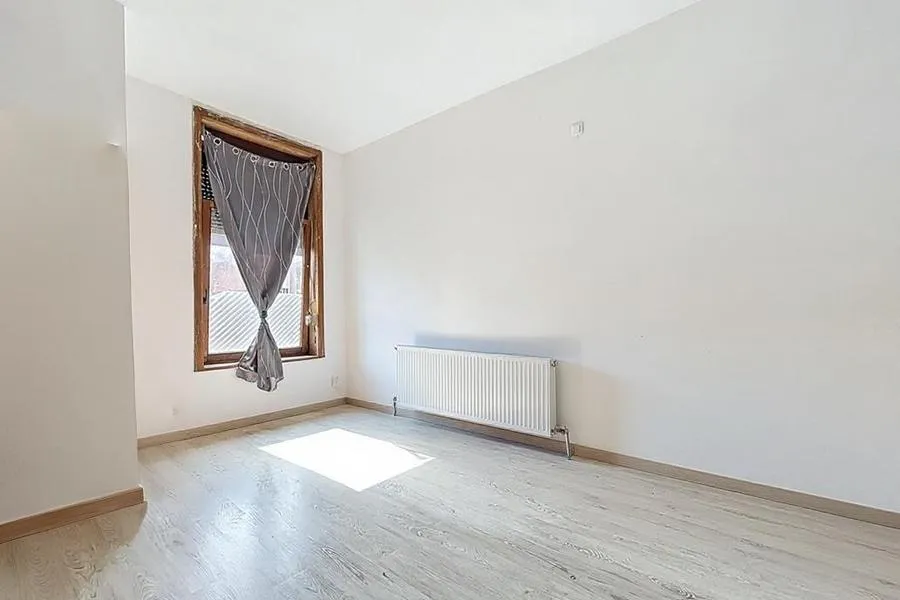 Pièces - Maison à Rénover à Gilly avec Garage