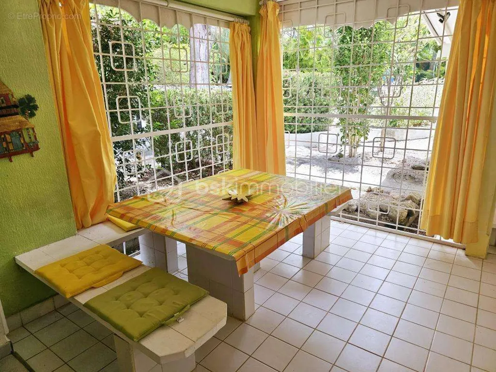 Terrasse - Ensemble de Deux Maisons avec Piscine à Saint-François