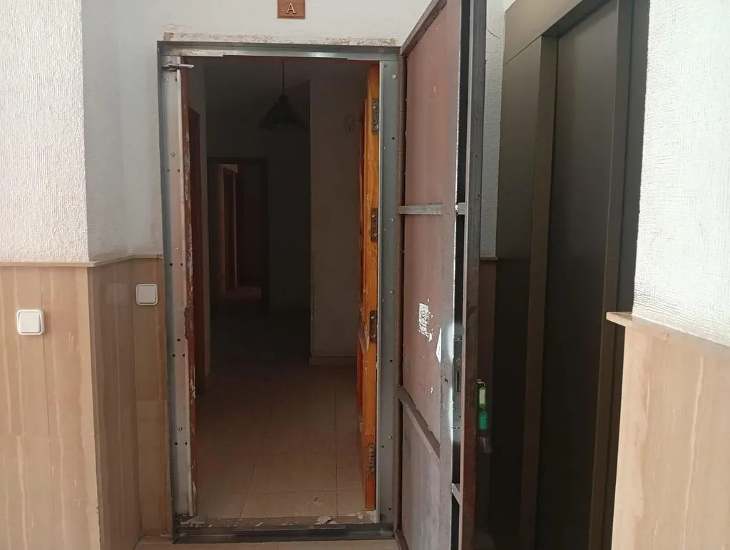 hallway_entrance