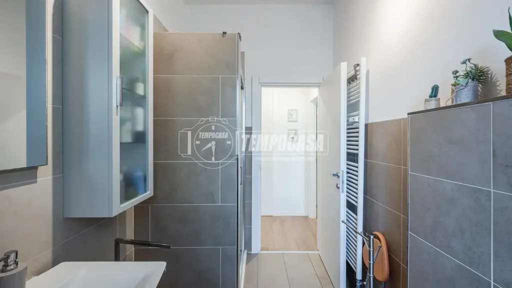 Bathrooms - Fully Rented Apartment with Balcony in Castenaso