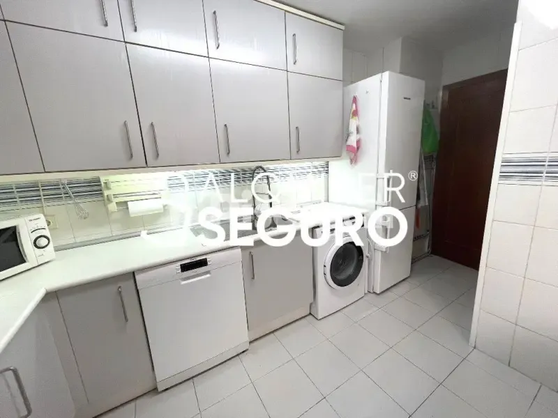 Cucina - Spacious Flat with Garden and Pool in Moratalaz