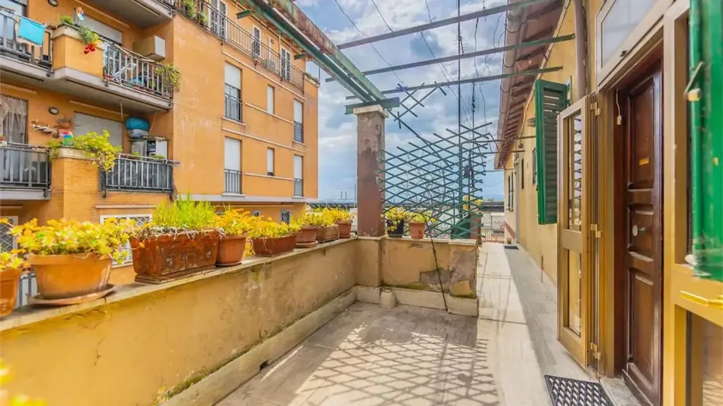 Balcony - Three-Bedroom Apartment in Tivoli