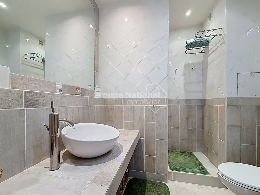 Salles de bain - Appartement avec Vue Mer et Piscine à Cannes