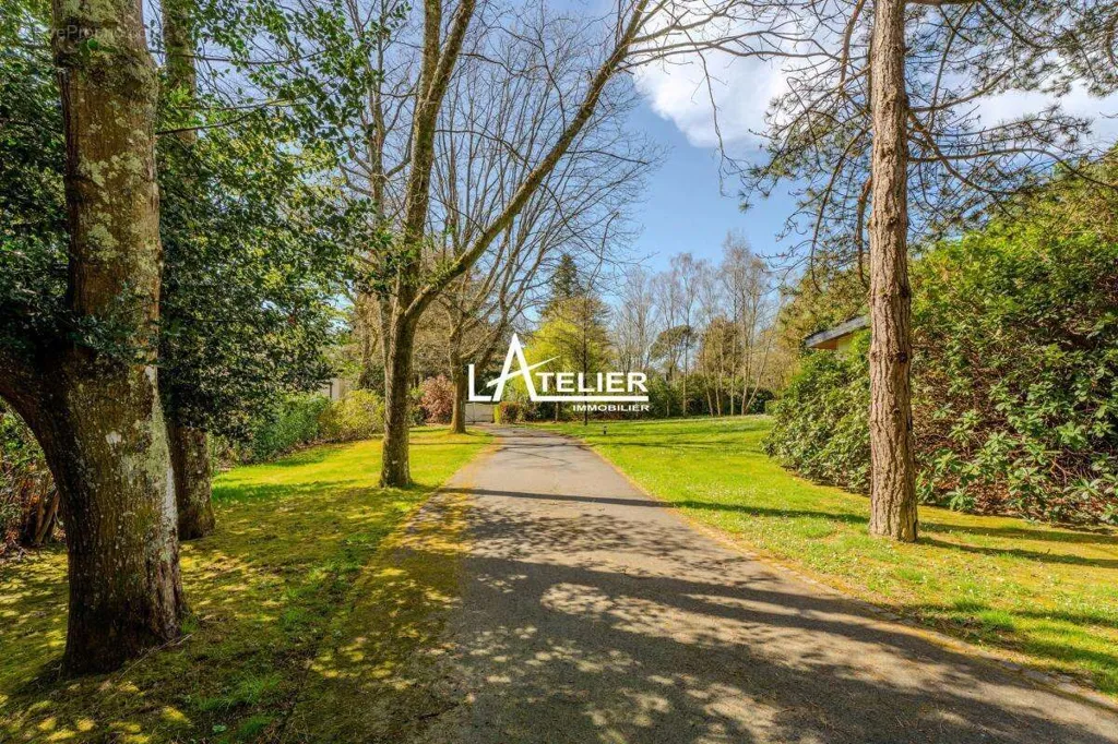 Aed - Spacious Property with Pool in Sautron
