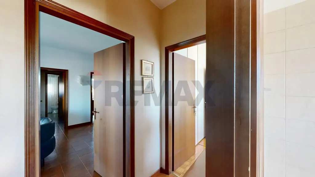 Entrée - Four-Bedroom Apartment with Balcony in Milan