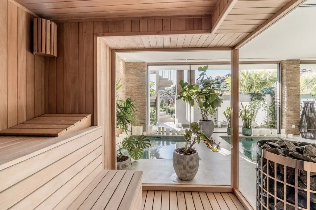 Toad - Luxury Villa with Spa in La Quinta