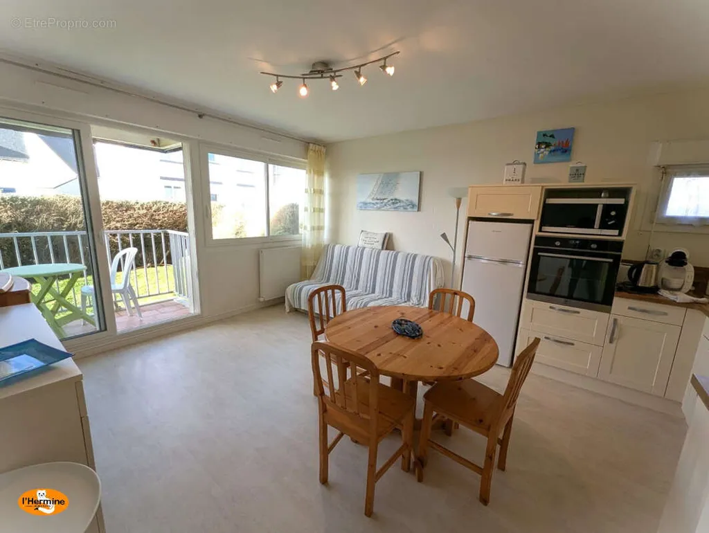Kitchen - Bright 2-Bed Flat near Port in Nice