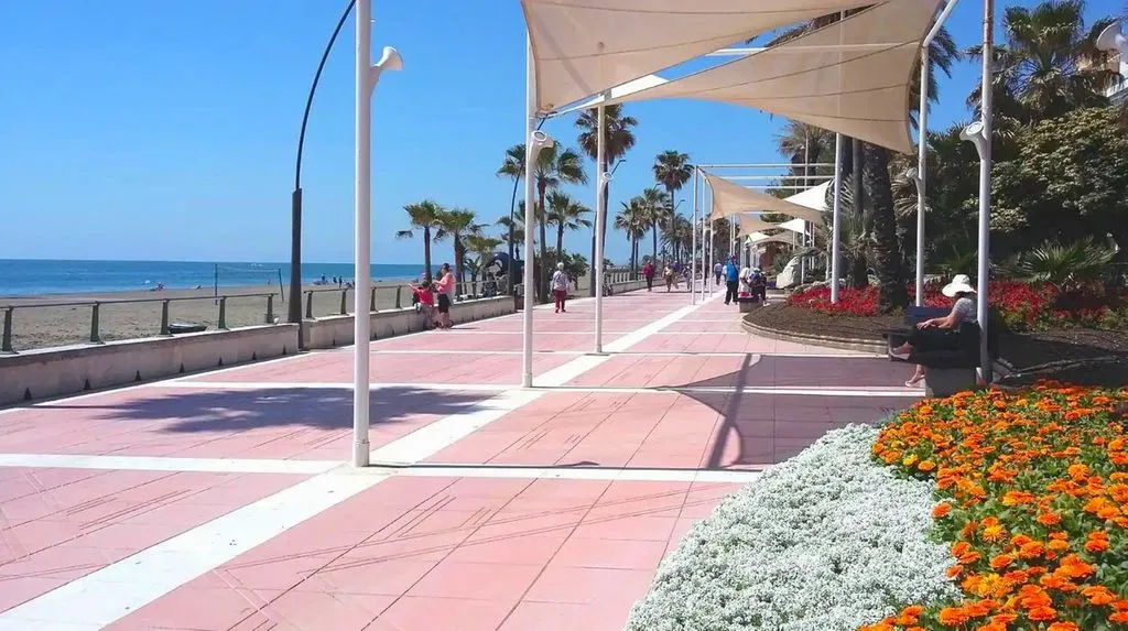 Apartment with Sea Views on Estepona Promenade