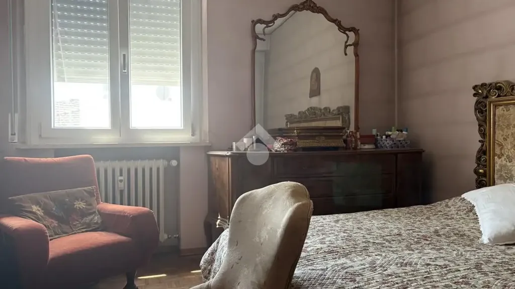 Magamistoad - 4-Room Apartment with Balcony in Ferrara