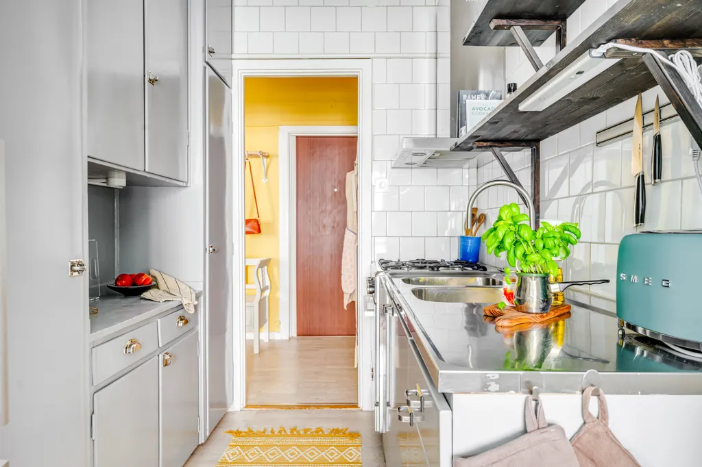 Cuisine - Apartment with Balcony in Råsunda