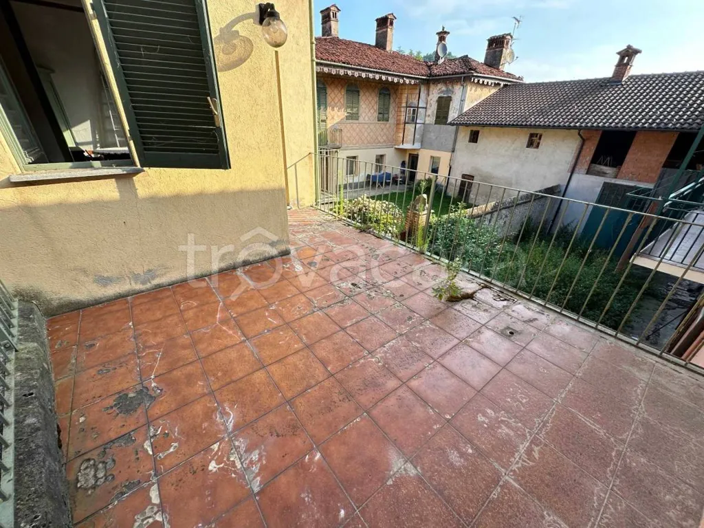 Terrasse - Characterful Triplex with Terraces in Pagno