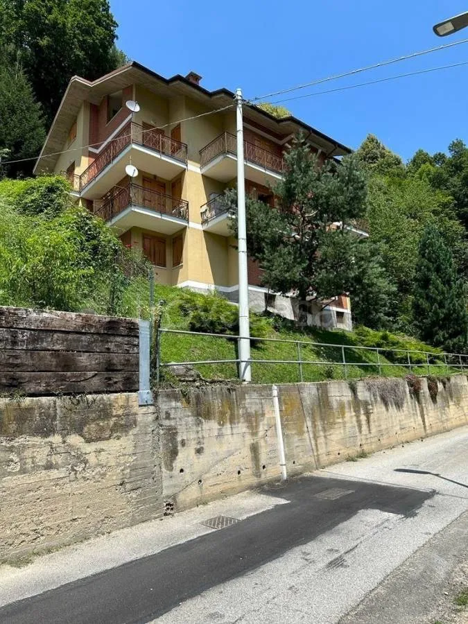 Välivaade - Apartment with Mountain View in Frassino