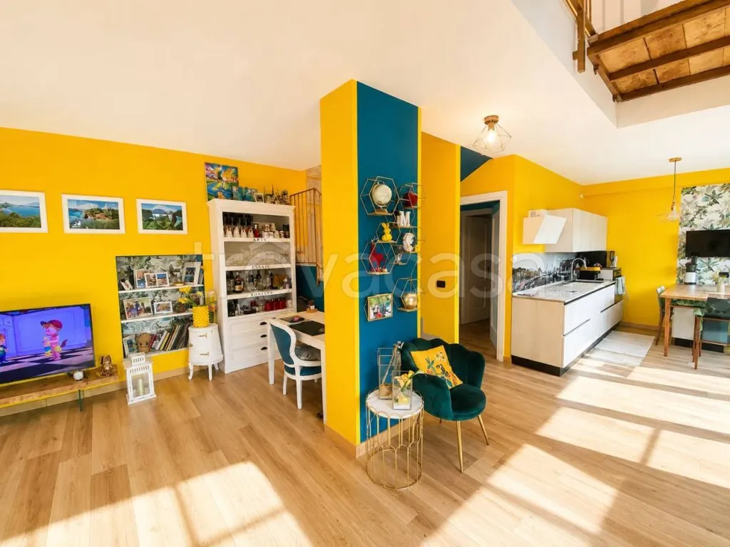 Séjour - Two-Level Apartment with Private Garden in Bruino
