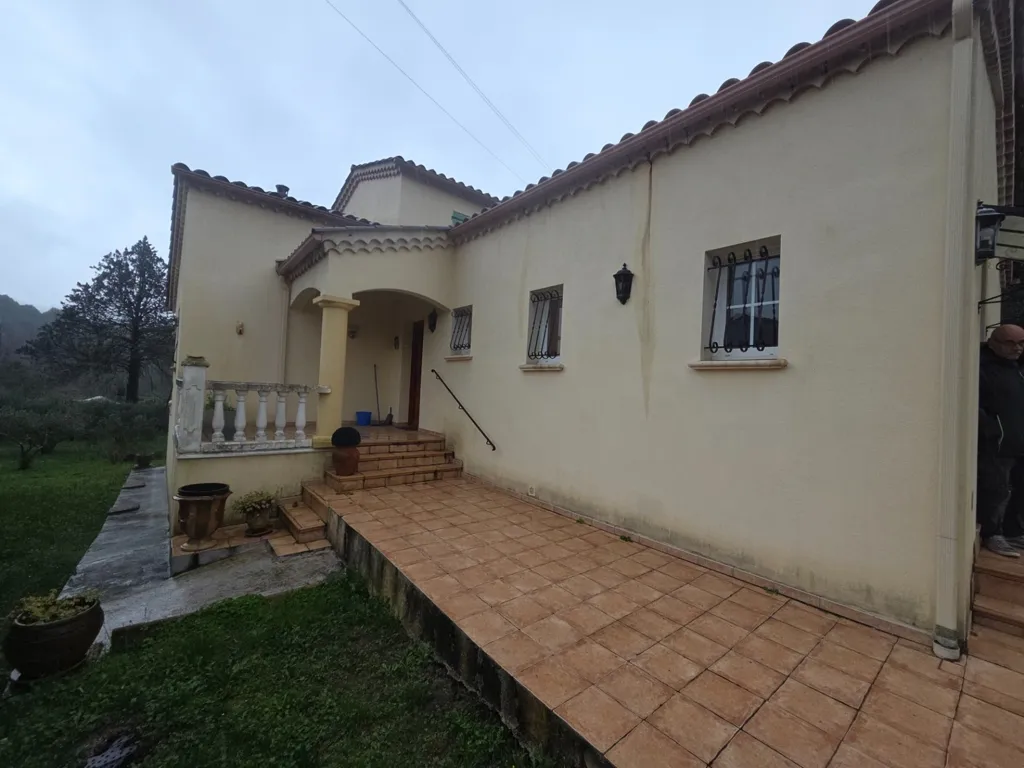 Välivaade - Charming Villa with Terrace in Cendras