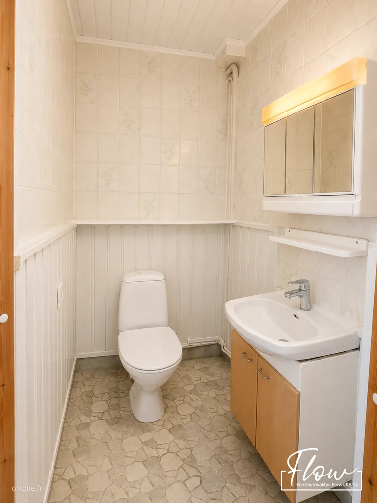 Salles de bain - Compact Cottage with Garden in Viitasaari