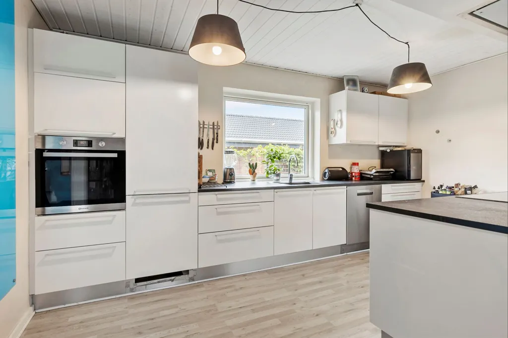 Cuisine - Fenced Villa with Garden in Odense V