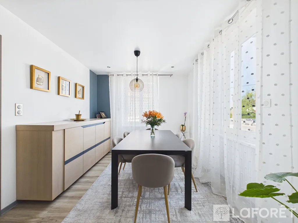 Sala da pranzo - Bourgeois House with Pool in Pfastatt