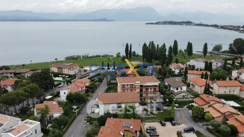 Trilocale with Lake View in Sirmione