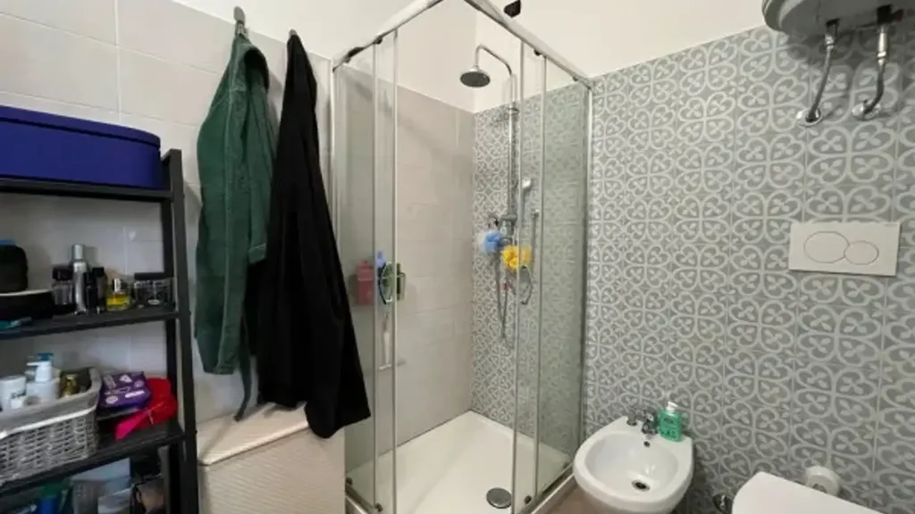 Vannitoad - Rear-Facing Two-Bedroom Flat in Milan