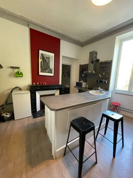 Cuisine - Studio au Centre de Grignan avec Hauteur sous Plafond