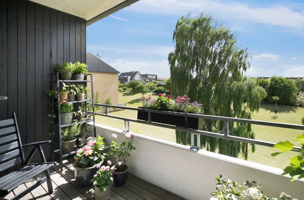 Rõdu - Condo with South-Facing Balcony in Hasseris