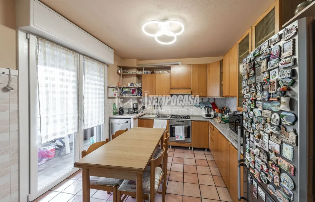 Cuisine - Spacious Apartment with Balcony in Barzago