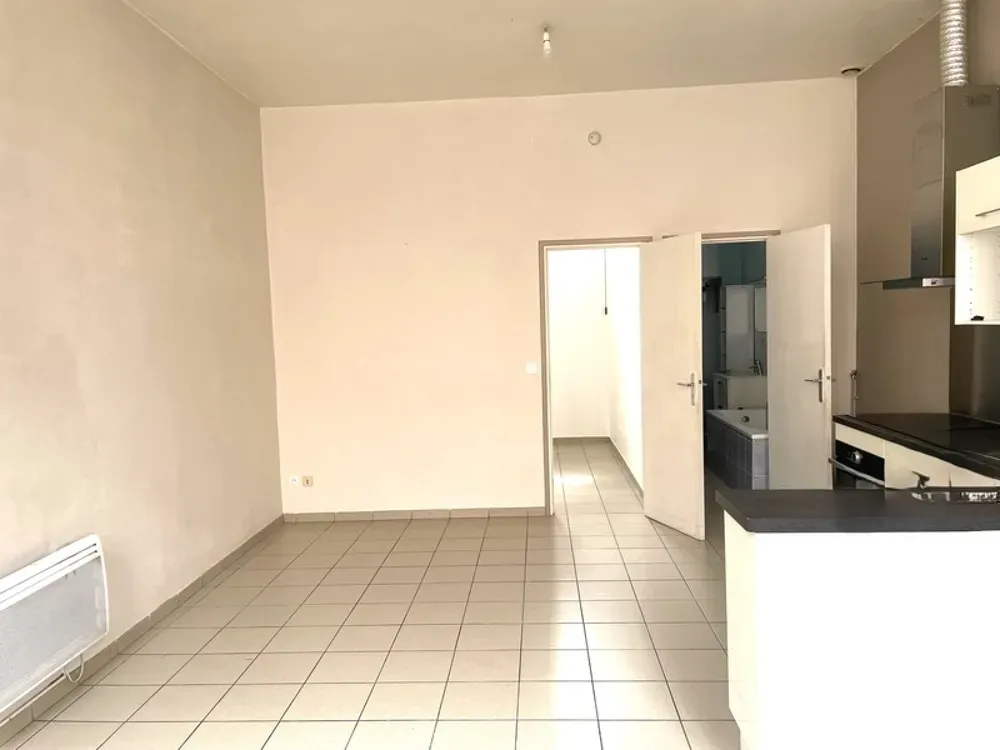 Cuisine - Appartement 2 Pièces avec Cuisine Équipée à Lille