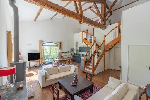 Elutuba - Restored Winemaker's Home with Pool in Azillanet