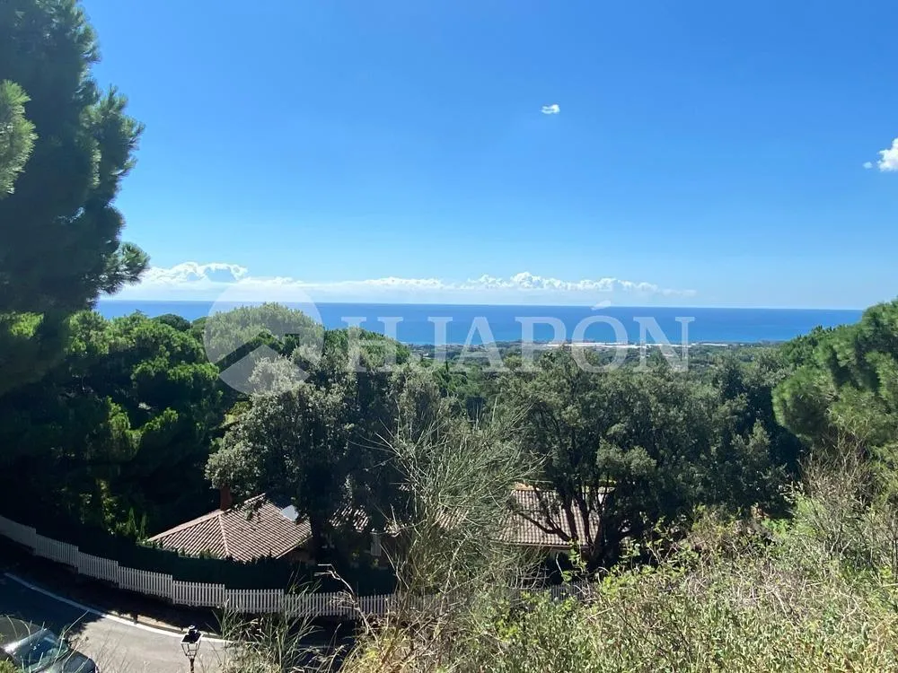 Aed - Buildable Plot with Sea Views in Supermaresme