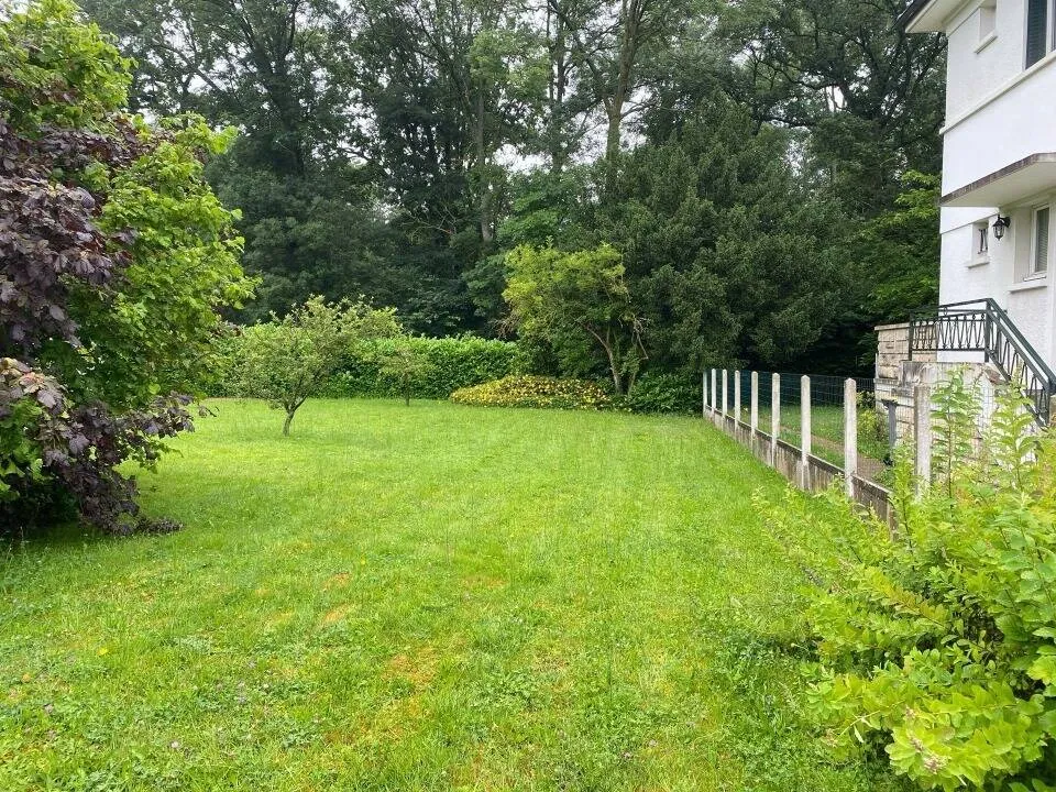 Aed - Viabilised Plot with Garden in Sannois