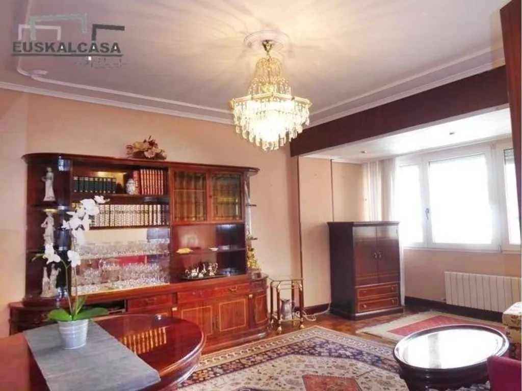 Bureau - Bright Apartment with Lift in Bilbao