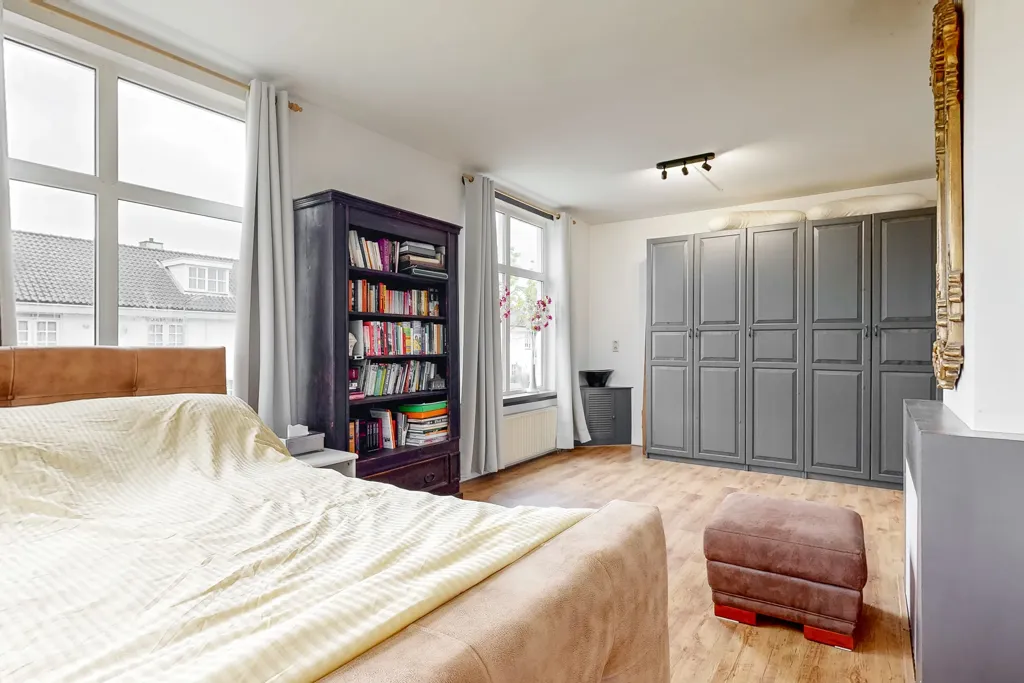 Chambres - Modernised 1930s House with Garden in Leiderdorp
