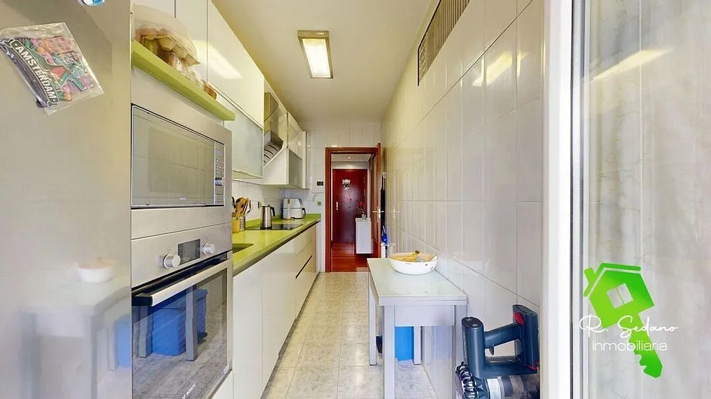 Köök - Apartment with Garden and Garage in San Vicente