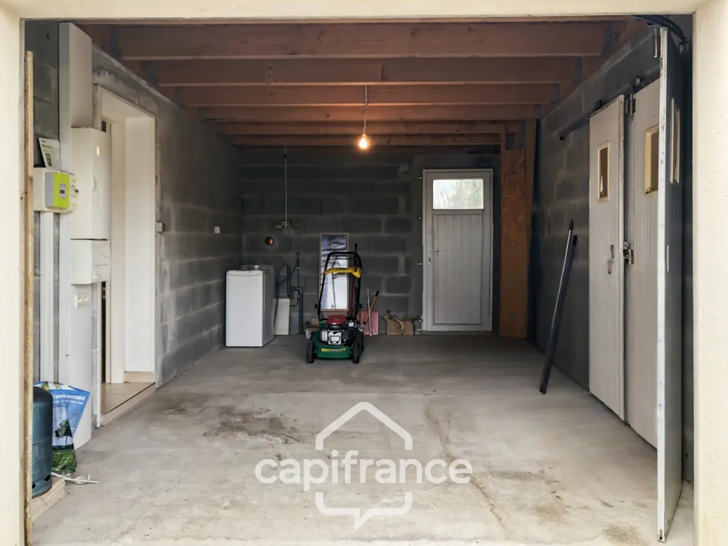 Garage - Single-Storey House with Garden in Pencran Centre