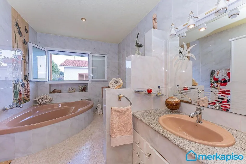 Salles de bain - Luxury House with Sea View in Gavà
