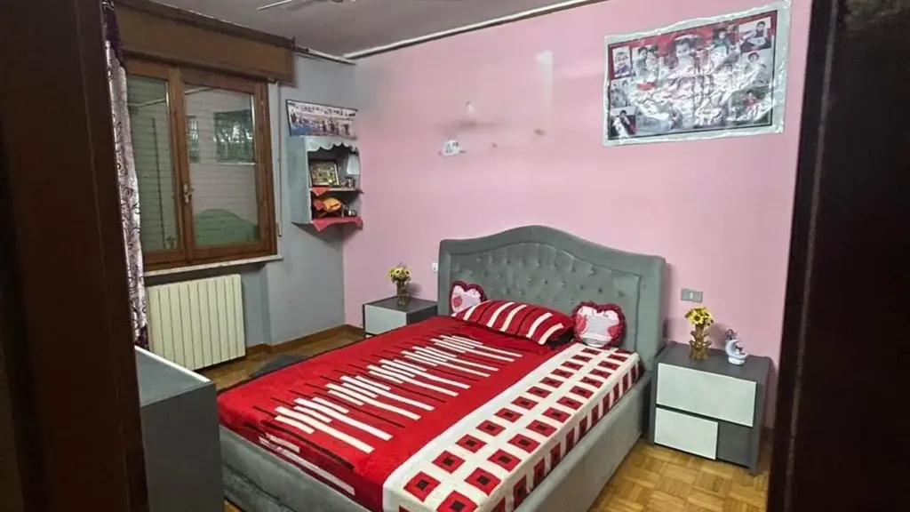 Camere da letto - 5-Room Apartment with Balcony in Suzzara