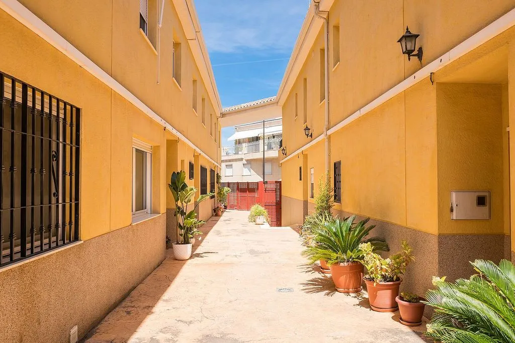 Jardin - Terraced House with Balcony in Tibi