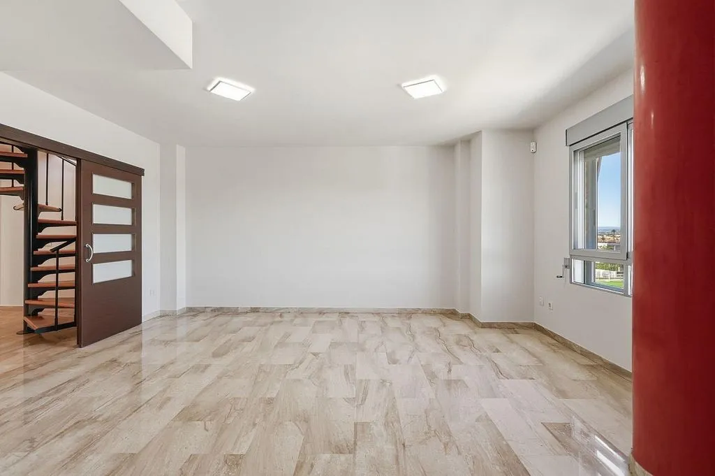 Séjour - Duplex with Terrace in Catarroja
